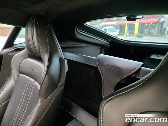 Aston Martin Vantage 2018 4.0 автомат (гидро), миниатюра 9