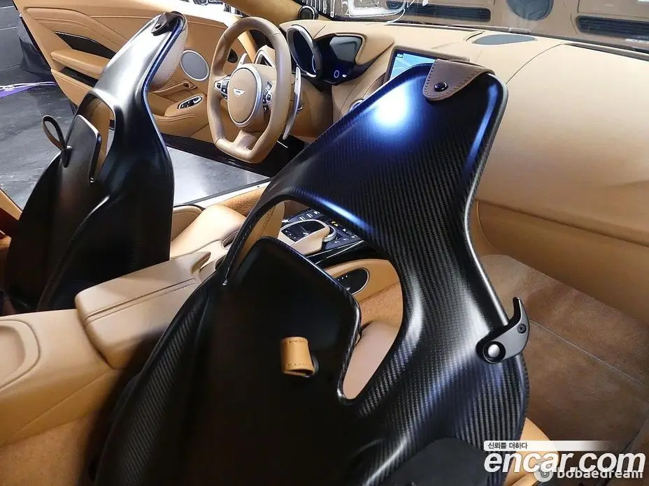 Aston Martin Vantage 2023 5.2 автомат (гидро), фото 14
