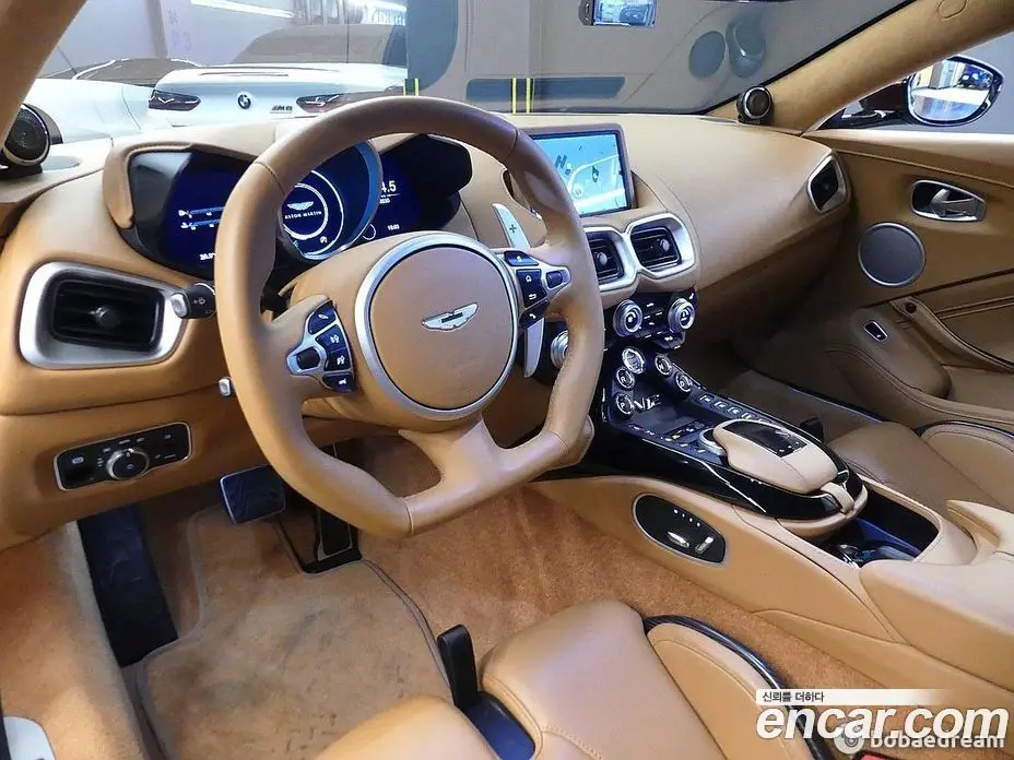 Aston Martin Vantage 2023 5.2 автомат (гидро), фото 4