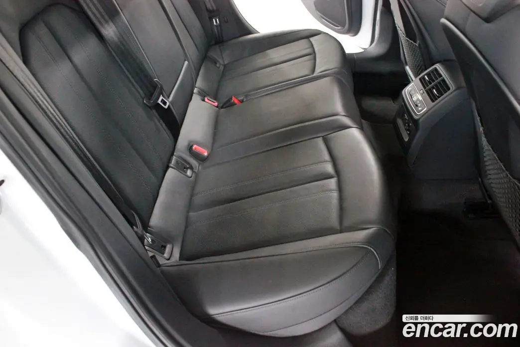 Audi A4 2022 2.0 автомат (гидро), фото 18