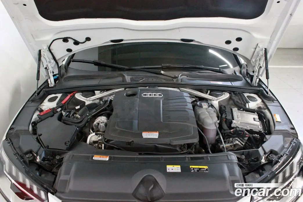Audi A4 2022 2.0 автомат (гидро), фото 6