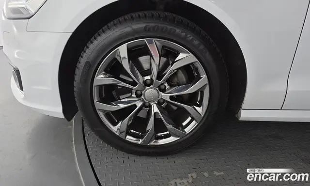 Audi A6 2016 2.0 автомат (гидро), миниатюра 5