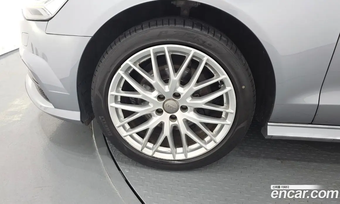 Audi A6 2018 2.0 автомат (гидро), фото 5