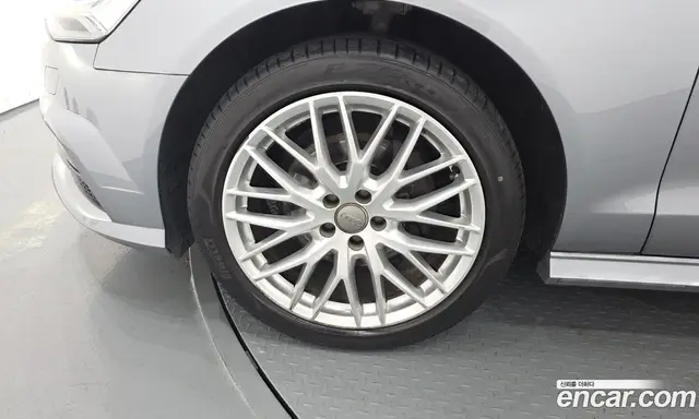 Audi A6 2018 2.0 автомат (гидро), миниатюра 5