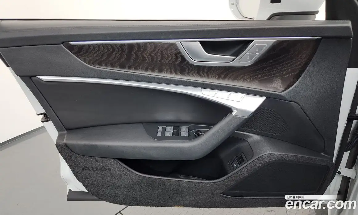 Audi A6 2020 2.0 автомат (гидро), фото 14