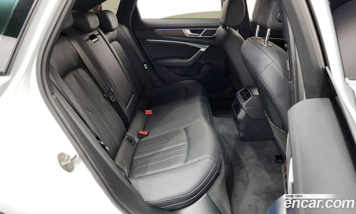 Audi A6 2020 2.0 автомат (гидро), фото 17