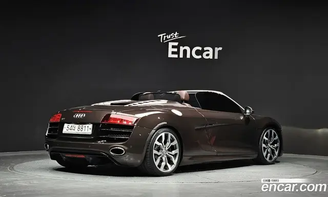 Audi R8 2012 5.2 автомат (робот), миниатюра 2