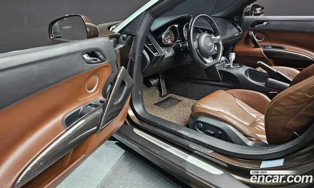 Audi R8 2012 5.2 автомат (робот), миниатюра 11