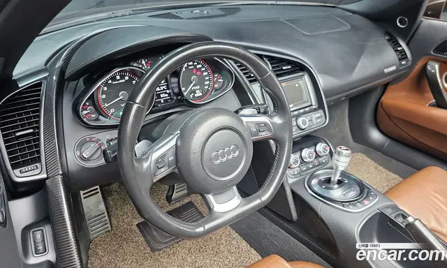 Audi R8 2012 5.2 автомат (робот), миниатюра 12