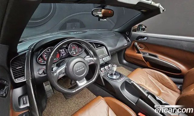 Audi R8 2012 5.2 автомат (робот), миниатюра 7