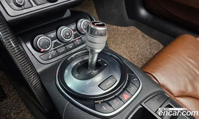 Audi R8 2012 5.2 автомат (робот), миниатюра 9
