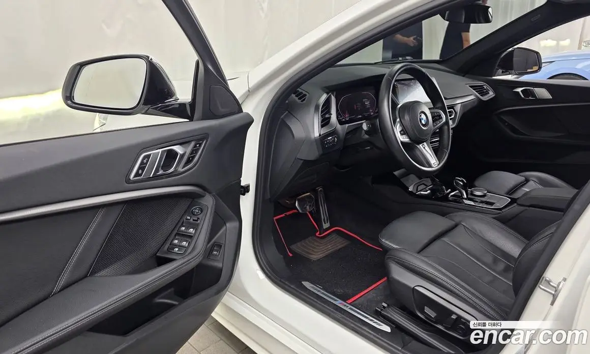 BMW 1 серия 2022 2.0 автомат (гидро), фото 13