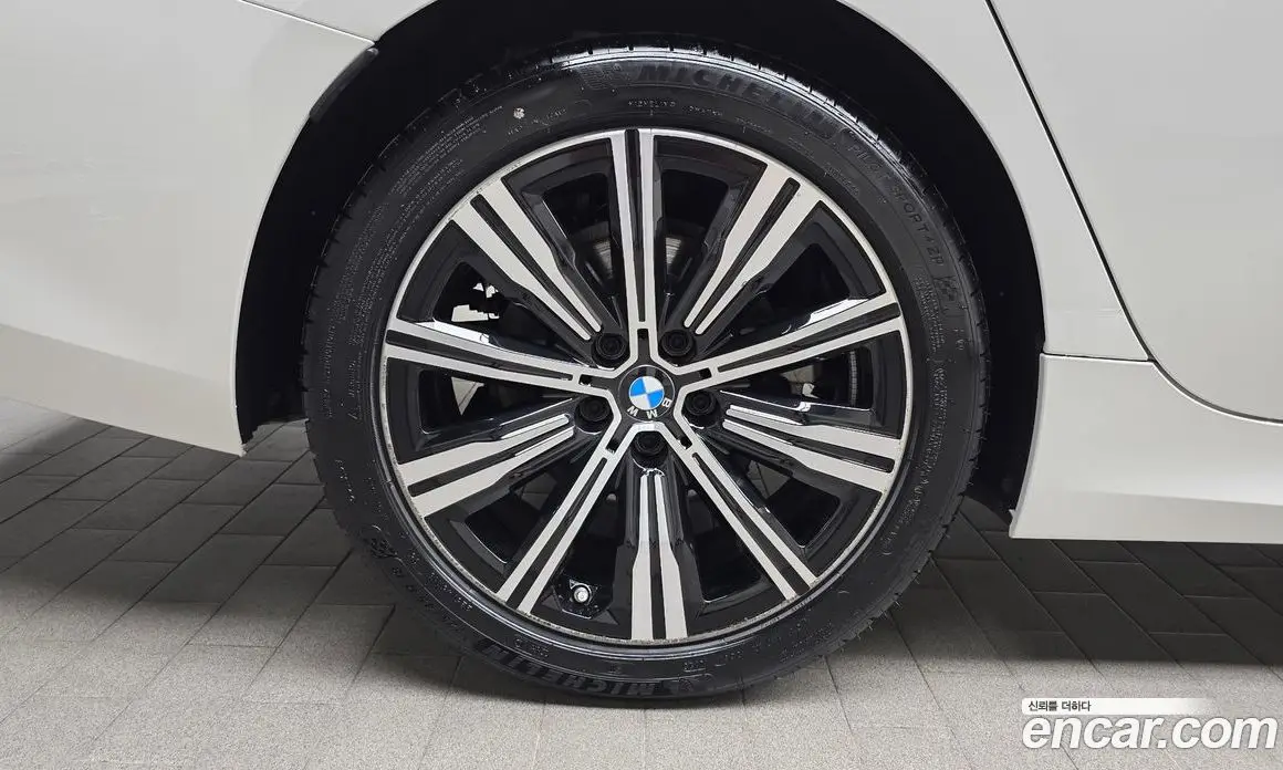 BMW 3 серия 2025 2.0 автомат (гидро), фото 4