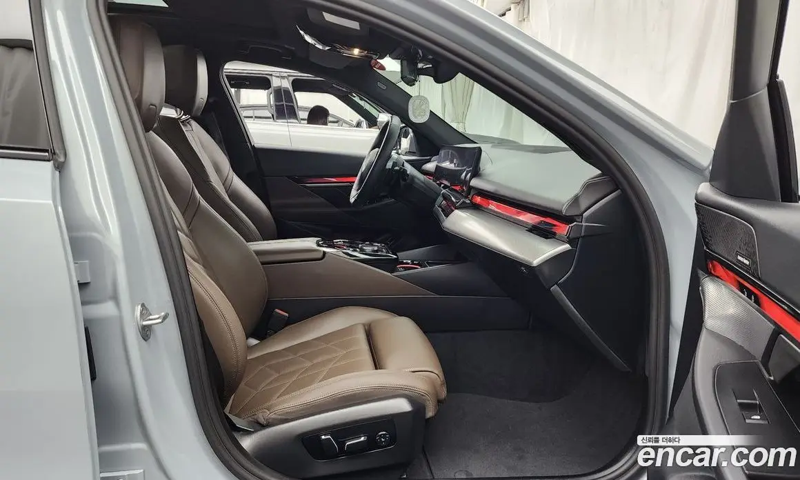 BMW 5 серия 2024 2.0 автомат (гидро), фото 17