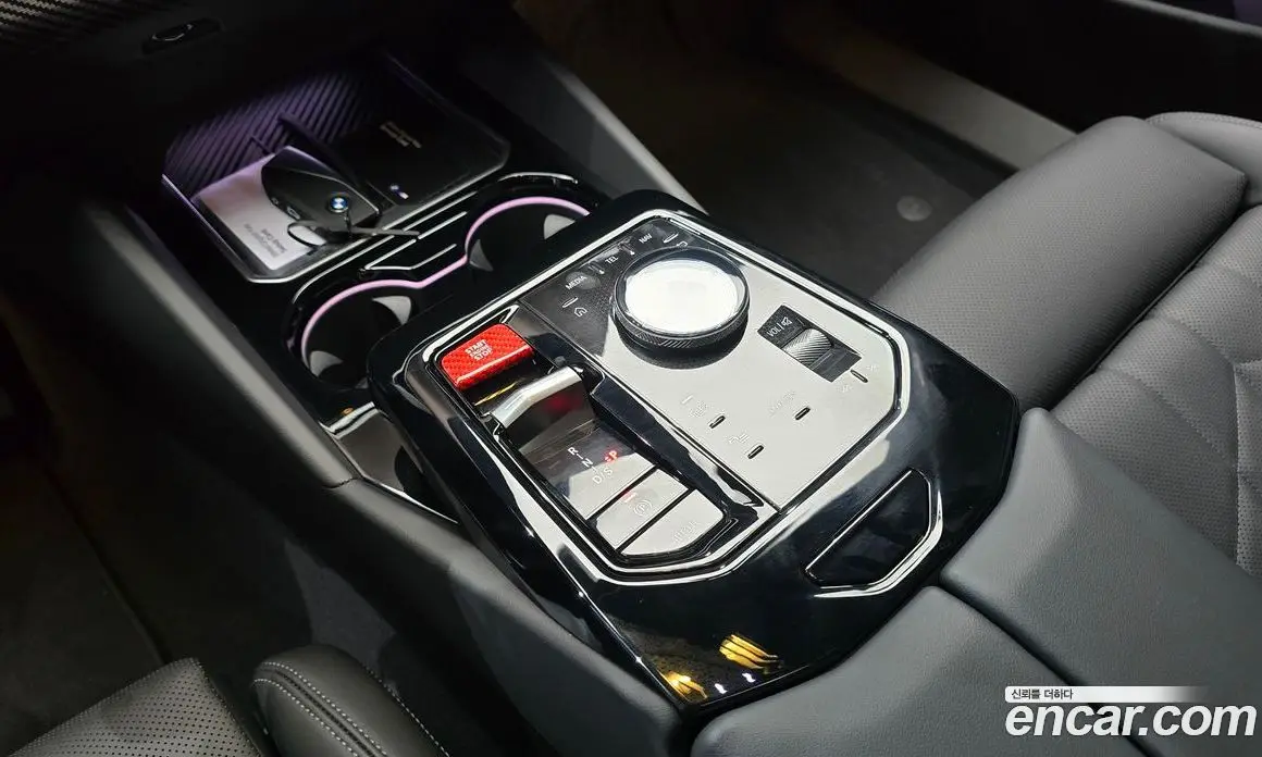 BMW 5 серия 2025 2.0 автомат (гидро), фото 9