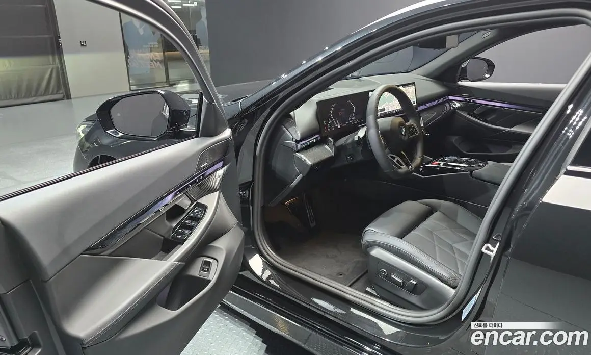 BMW 5 серия 2025 2.0 автомат (гидро), фото 10
