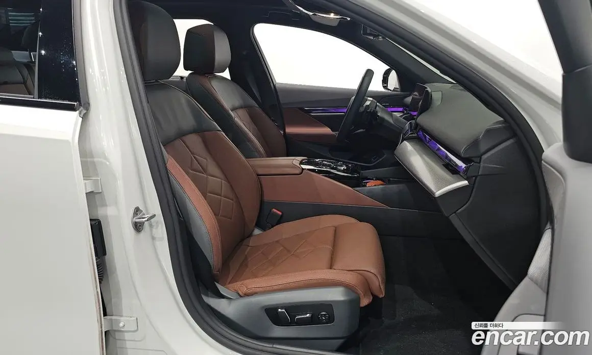 BMW 5 серия 2025 2.0 автомат (гидро), фото 13