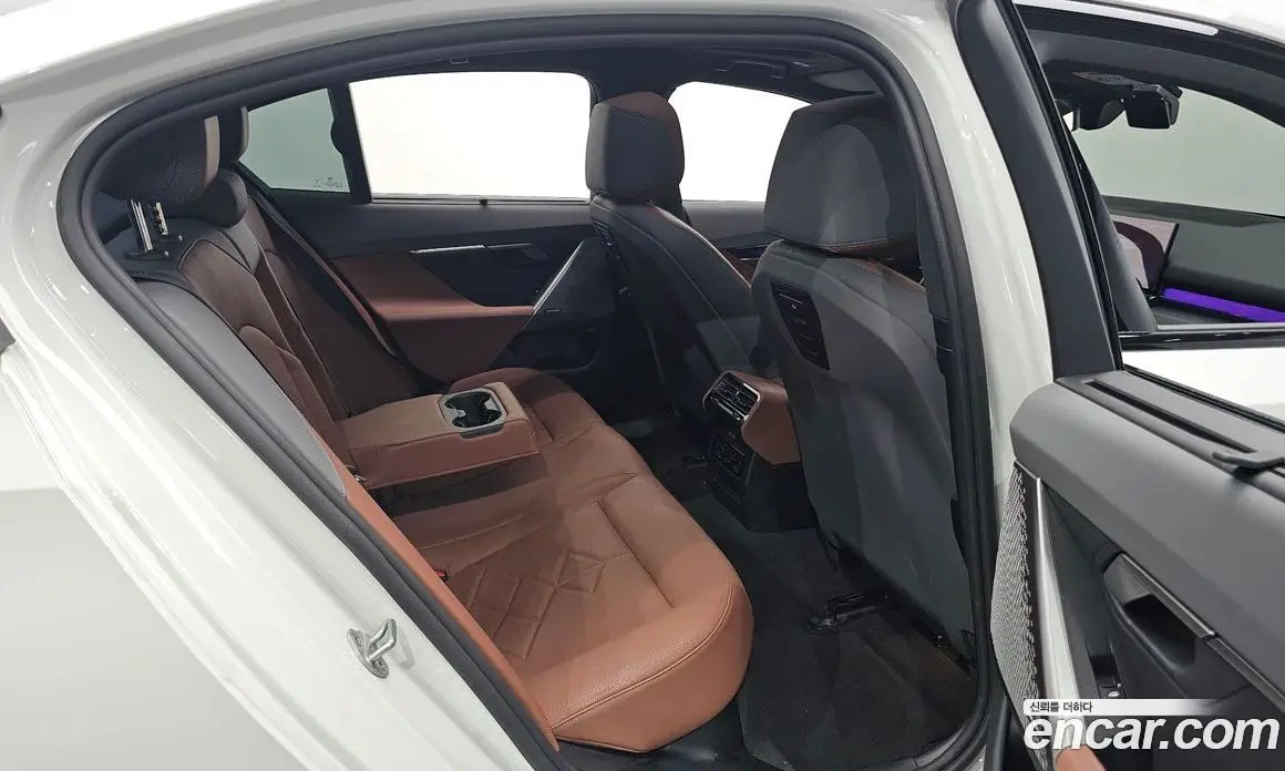 BMW 5 серия 2025 2.0 автомат (гидро), фото 16