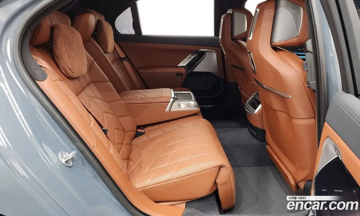 BMW 7 серия 2023 3.0 автомат (гидро), фото 17