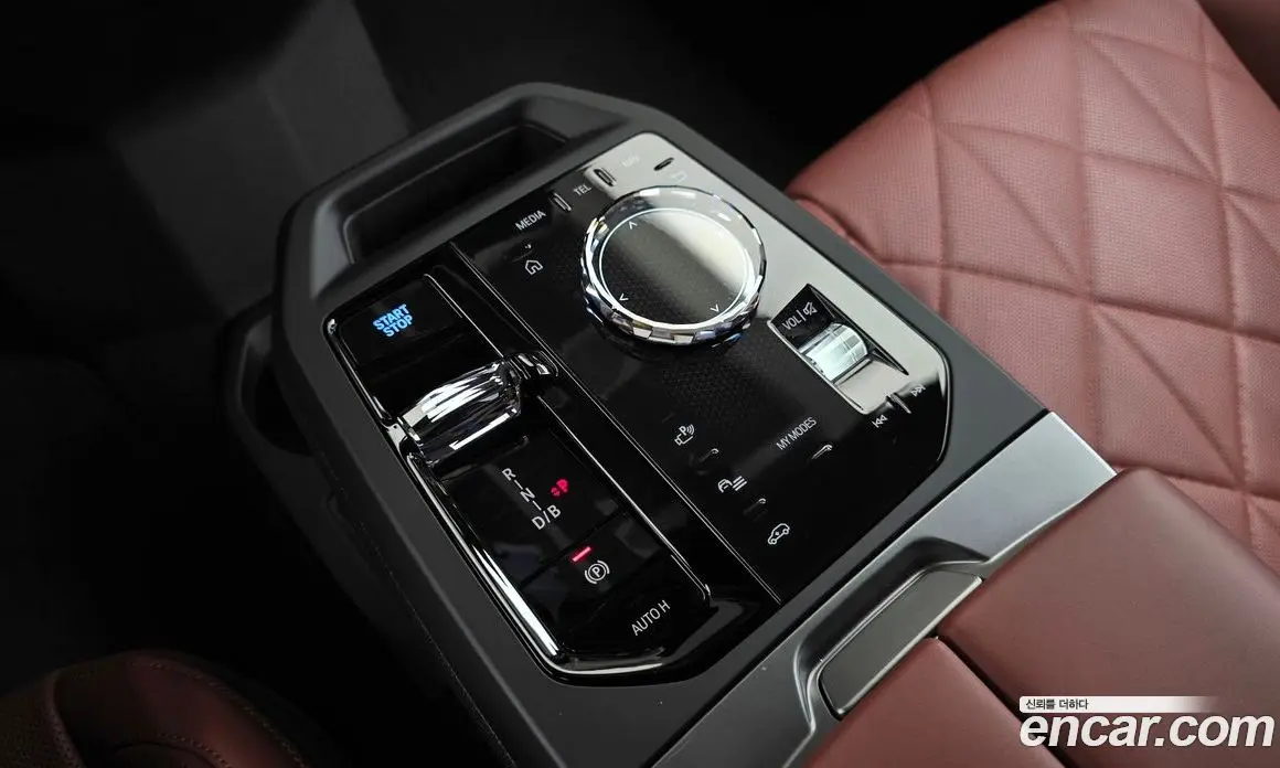 BMW iX 2025 0.3 автомат (гидро), фото 12