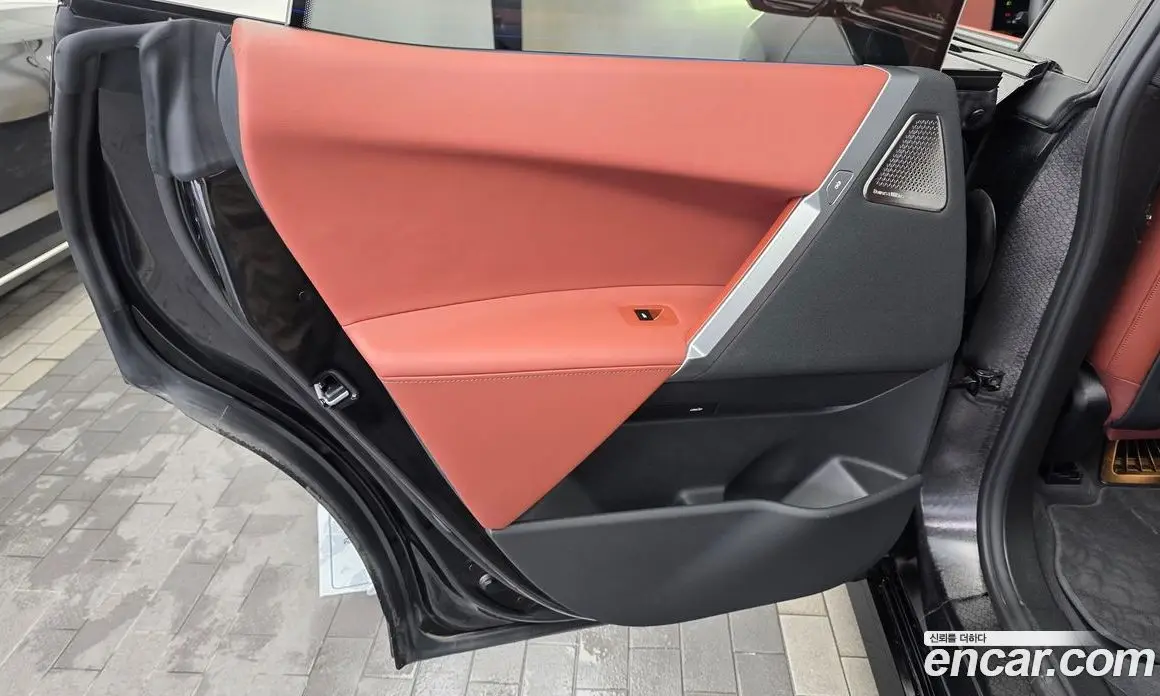BMW iX 2025 0.3 автомат (гидро), фото 15