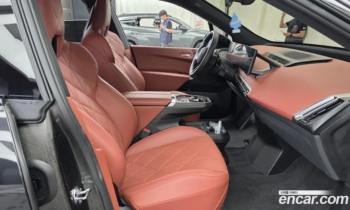 BMW iX 2025 0.3 автомат (гидро), фото 16