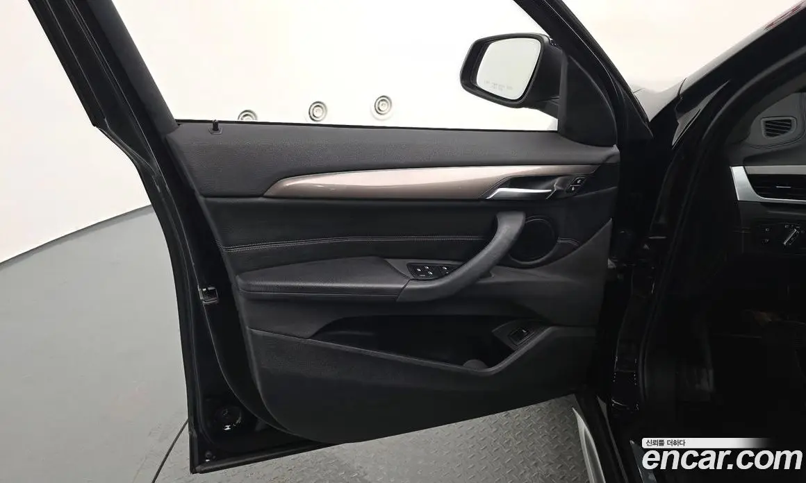 BMW X1 2020 2.0 автомат (гидро), фото 13