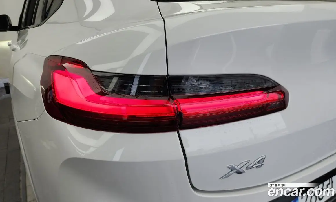 BMW X4 2023 2.0 автомат (гидро), фото 8