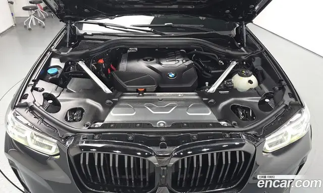 BMW X4 2025 2.0 автомат (гидро), миниатюра 6