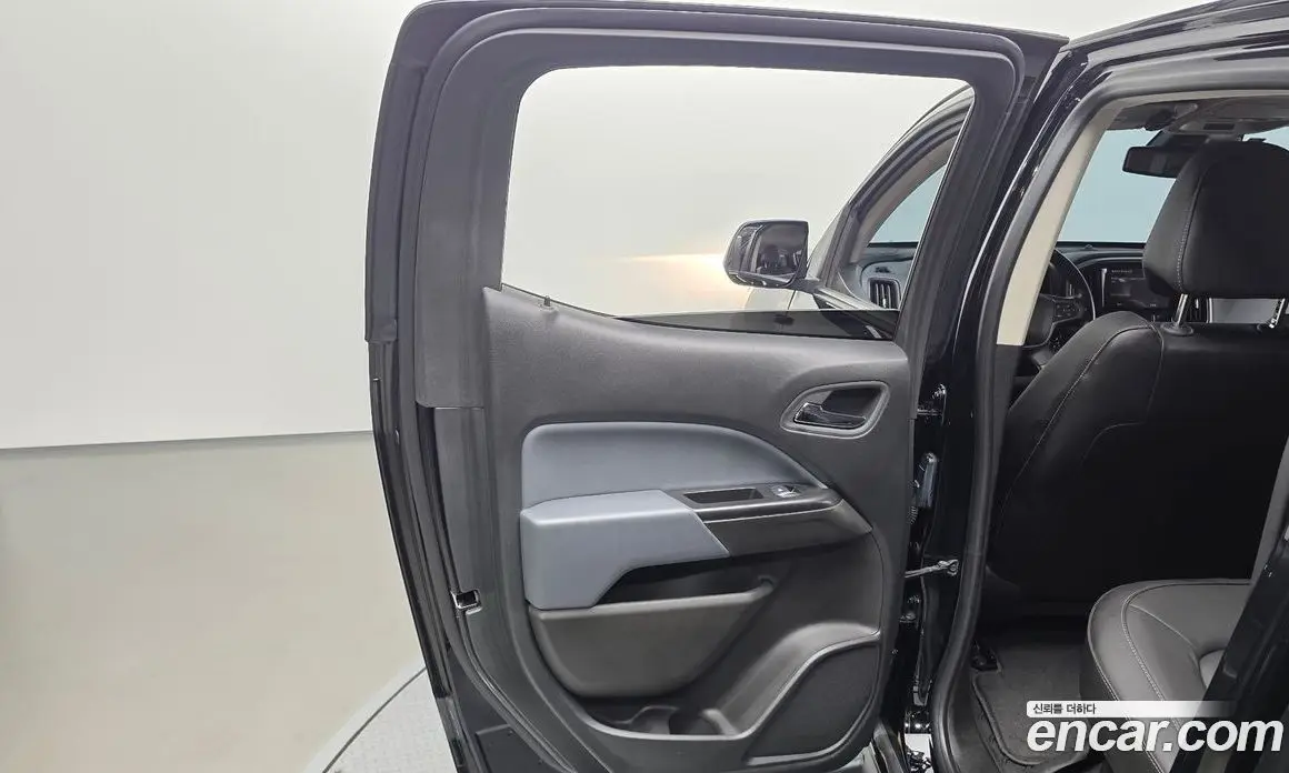 Chevrolet Colorado 2022 3.6 автомат (гидро), фото 15