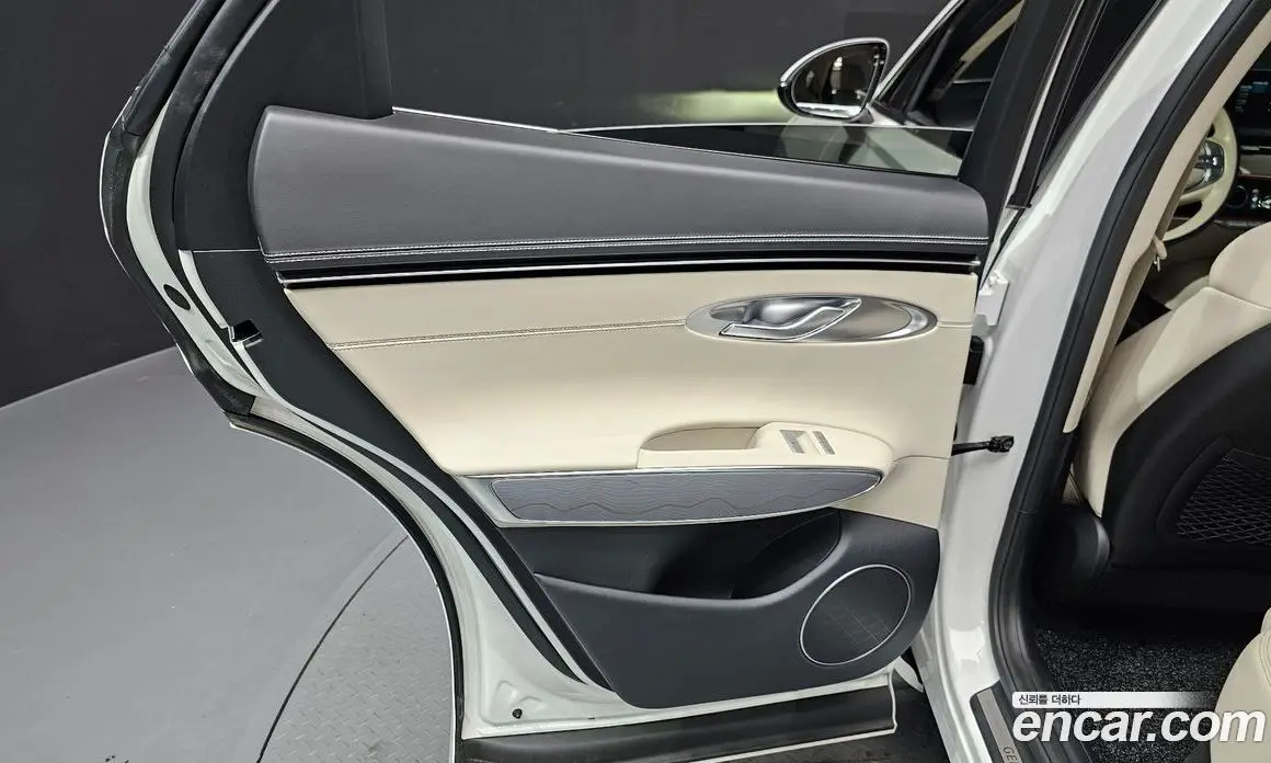 Genesis GV70 2022 2.5 автомат (гидро), фото 15