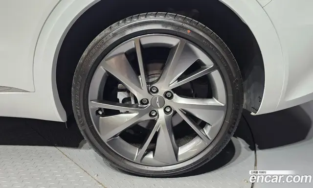 Genesis GV70 2022 2.5 автомат (гидро), миниатюра 7