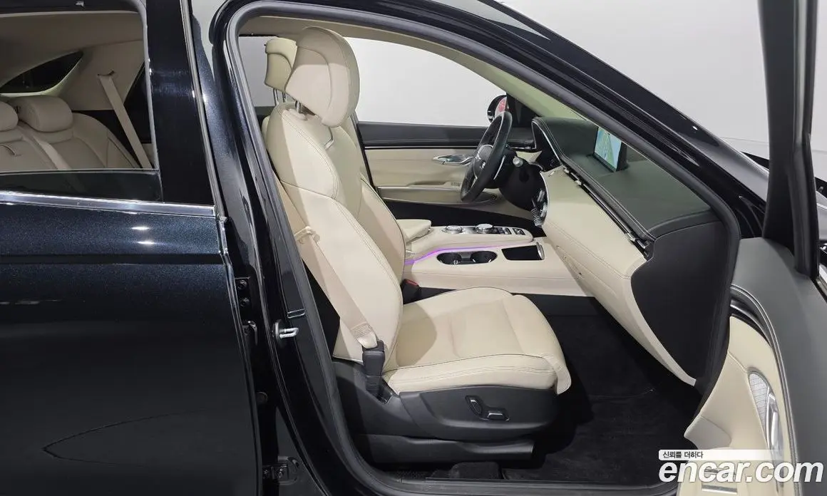 Genesis GV70 2024 2.5 автомат (гидро), фото 17