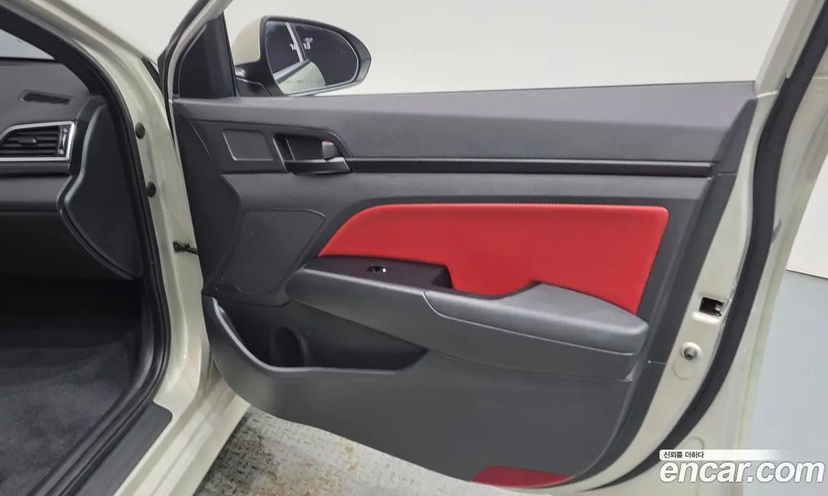 Hyundai Avante 2017 1.6 автомат (гидро), фото 14