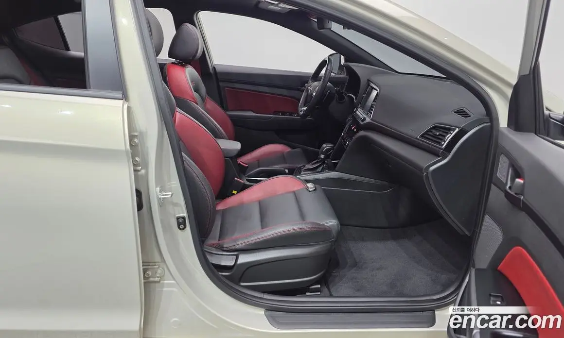 Hyundai Avante 2017 1.6 автомат (гидро), фото 16