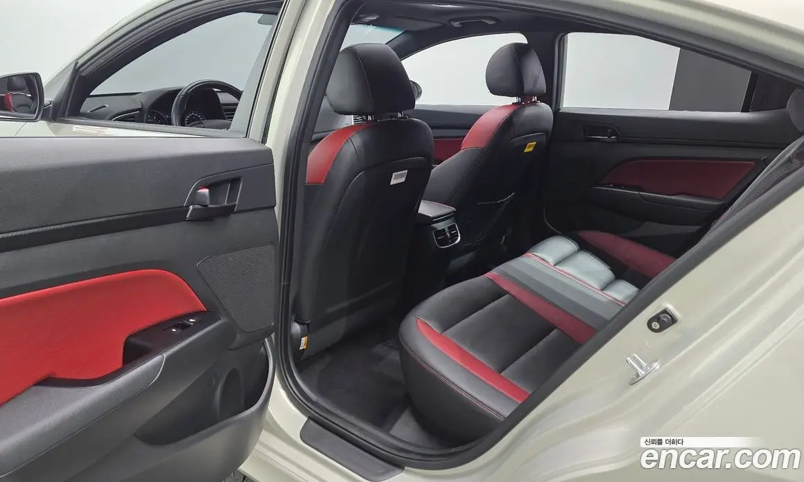 Hyundai Avante 2017 1.6 автомат (гидро), фото 18