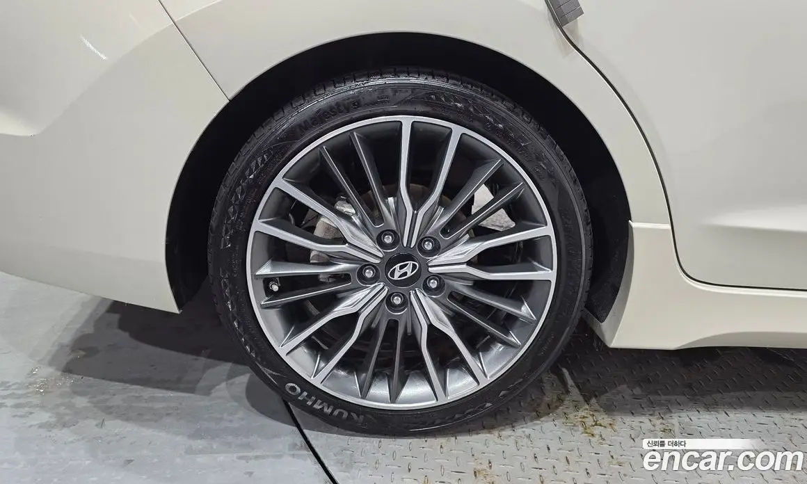 Hyundai Avante 2017 1.6 автомат (гидро), фото 5