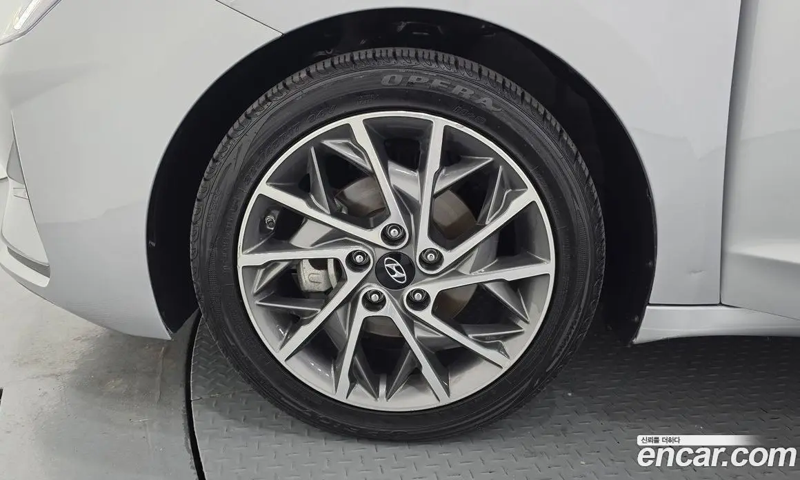 Hyundai Avante 2019 1.6 автомат (гидро), фото 5 Hyundai Avante 2019 1.6 автомат (гидро), фото 5
