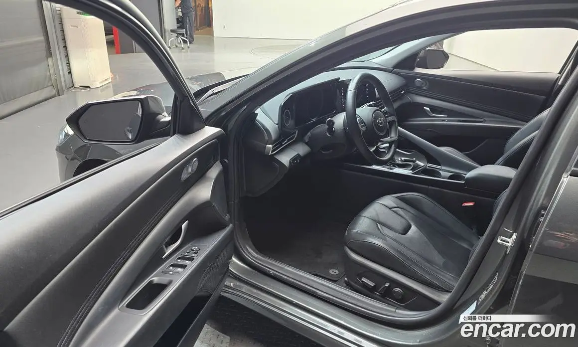 Hyundai Avante 2022 1.6 автомат (гидро), фото 13
