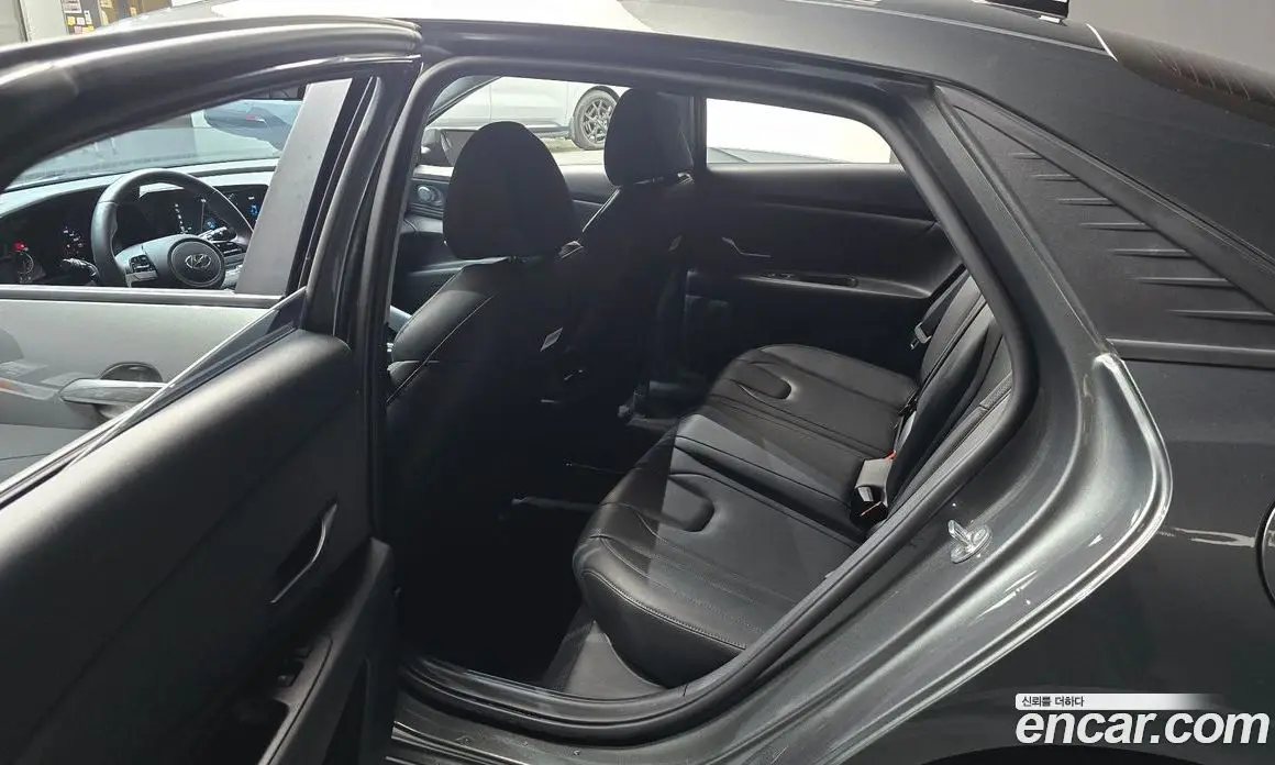 Hyundai Avante 2022 1.6 автомат (гидро), фото 16