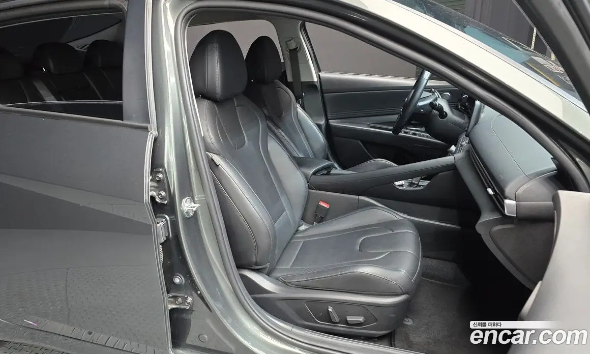 Hyundai Avante 2022 1.6 автомат (гидро), фото 17