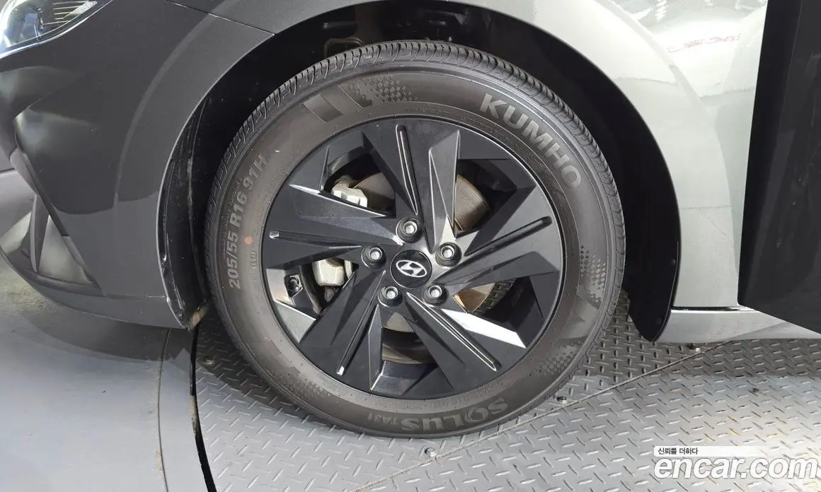 Hyundai Avante 2022 1.6 автомат (гидро), фото 5