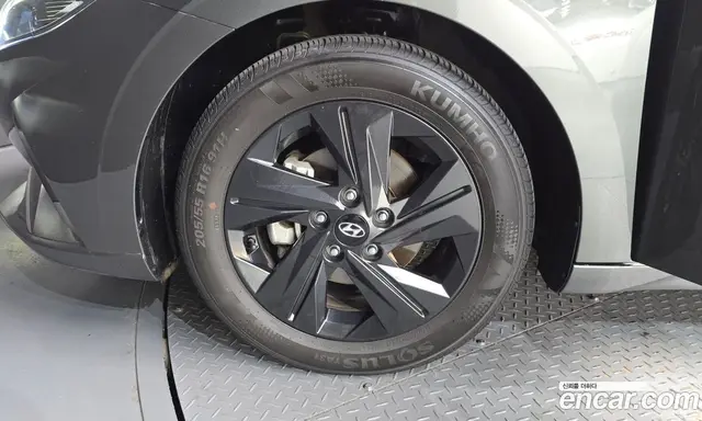 Hyundai Avante 2022 1.6 автомат (гидро), миниатюра 5