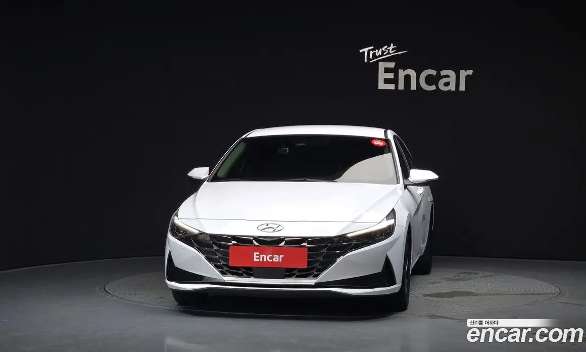 Hyundai Avante 2023 1.6 автомат (гидро), фото 3