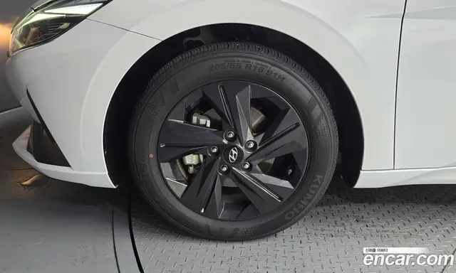 Hyundai Avante 2023 1.6 автомат (гидро), миниатюра 5