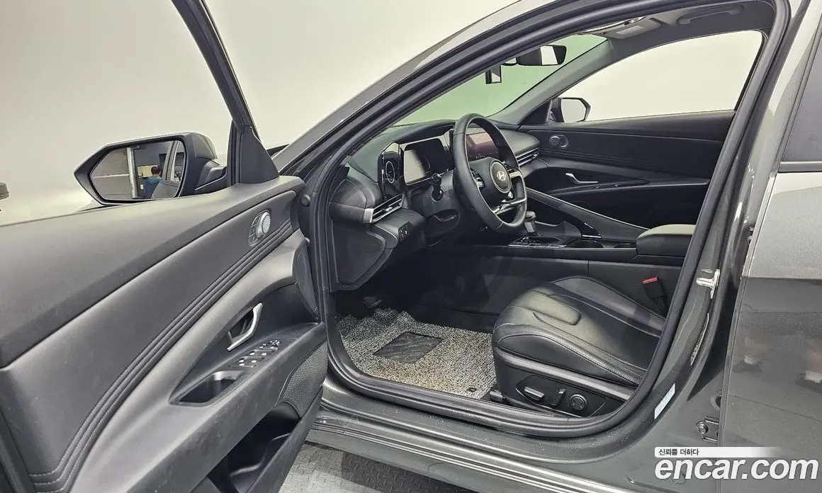 Hyundai Avante 2023 1.6 автомат (гидро), фото 13