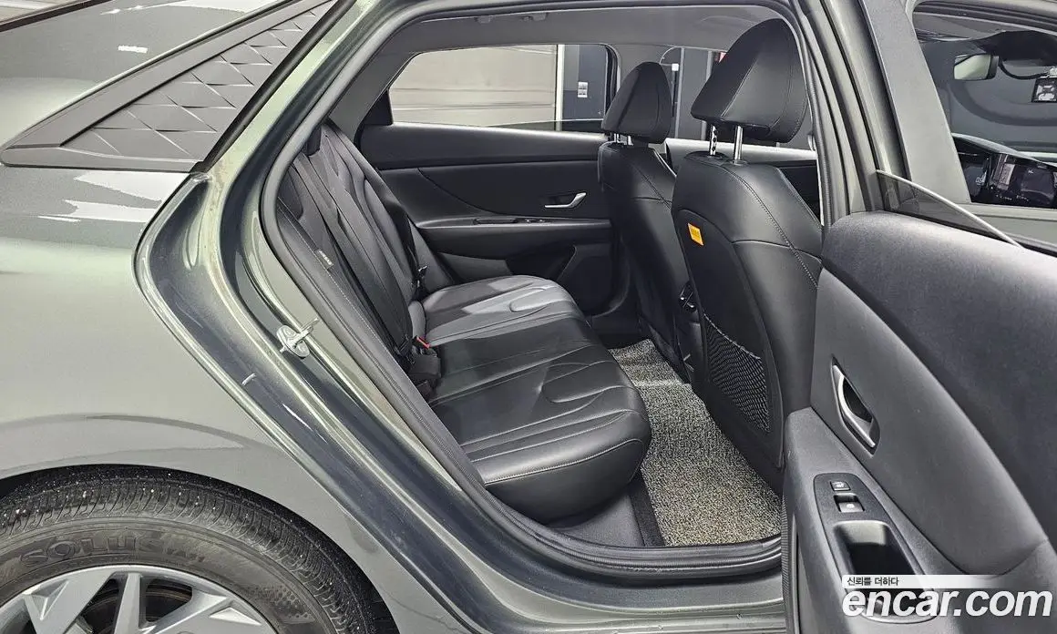 Hyundai Avante 2023 1.6 автомат (гидро), фото 18