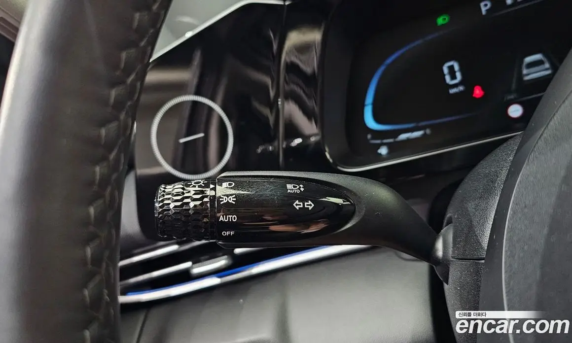 Hyundai Avante 2023 1.6 автомат (гидро), фото 27