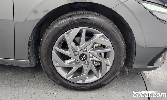 Hyundai Avante 2023 1.6 автомат (гидро), миниатюра 5