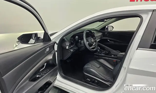 Hyundai Avante 2023 1.6 автомат (гидро), миниатюра 11